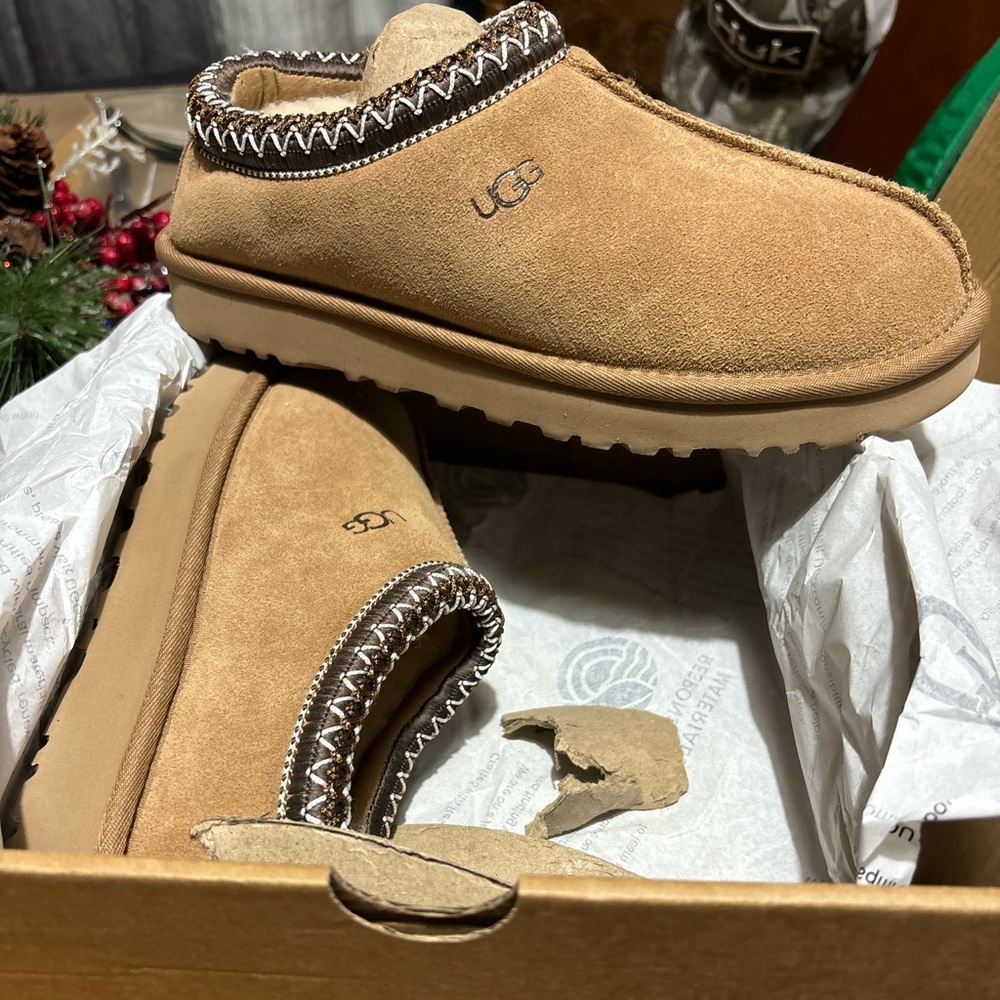 Ugg Tasman slippers NEW in box